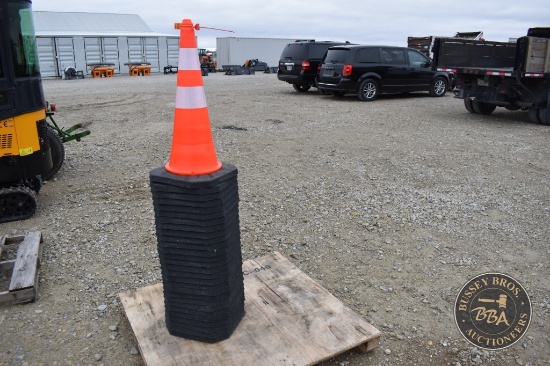 AGT INDUSTRIAL TRAFFIC CONES 25352