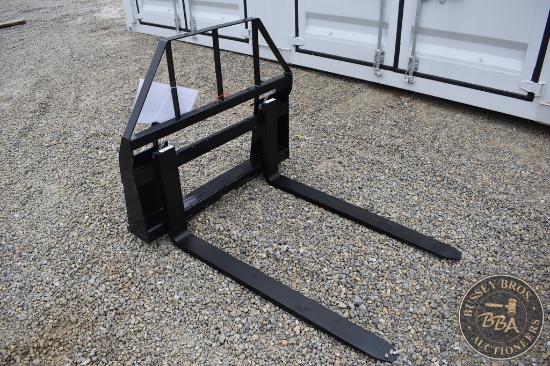 Fork, Pallet AGT INDUSTRIAL SKIDSTEER PALLET FORKS 25688