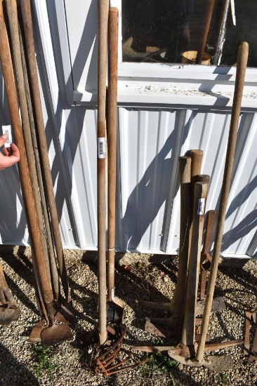Lot Of Assorted Wood Handled Garden Cultivators