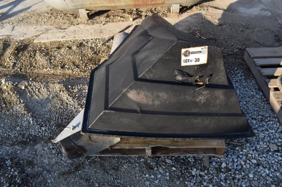 GRAIN AUGER SPOUT AND POLY AUGER TRAP 5579