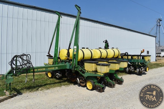 JOHN DEERE 7200 32852
