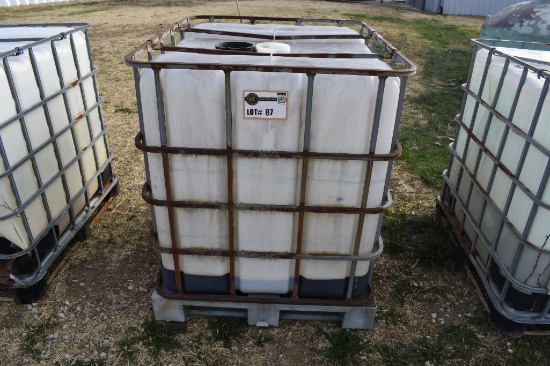 250 GALLON CHEMICAL TOTE 5599