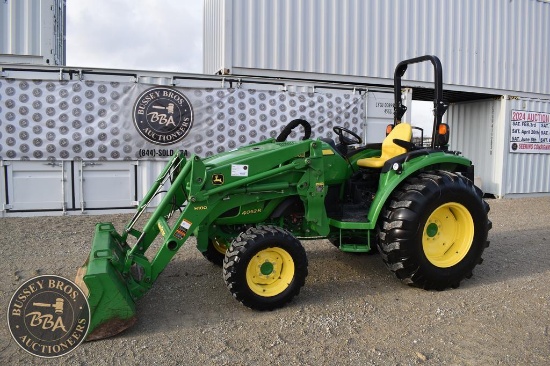 2015 JOHN DEERE 4052R 32570