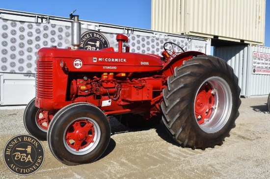 1953 INTERNATIONAL HARVERTER MCCORMICK SUPER WD-9 32335