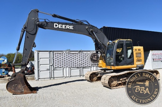 2014 DEERE 245G LC 30906
