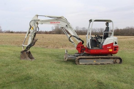 2023 TAKEUCHI TB260 32560
