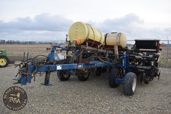 1982 HINIKER PLANTER 32575