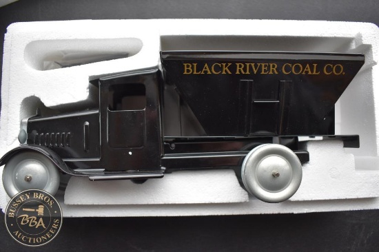 VINTAGE COAL TRUCK 33920