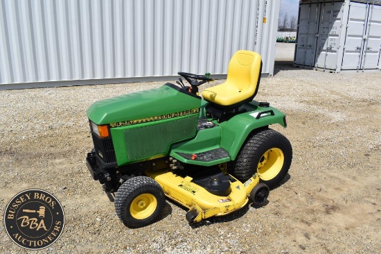 JOHN DEERE 425 RIDING MOWER- 33828