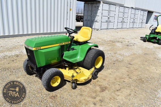 JOHN DEERE 400 RIDING MOWER- 33834