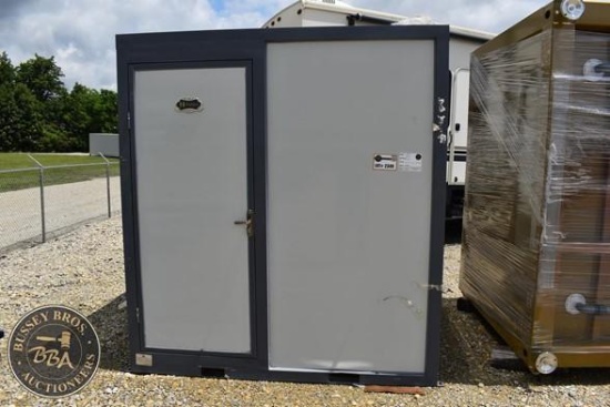 PORTABLE RESTROOM 36485