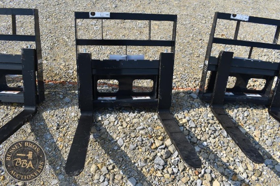 Fork, Pallet WOLVERINE MINI PALLET FORK ATTACHMENT 36377