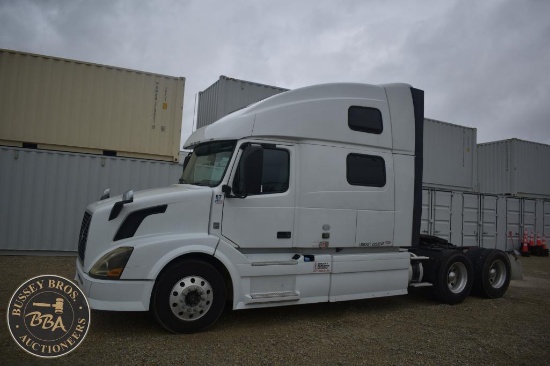 2014 VOLVO VNL 37352