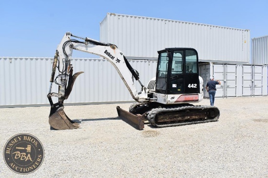 2000 BOBCAT 442 37266