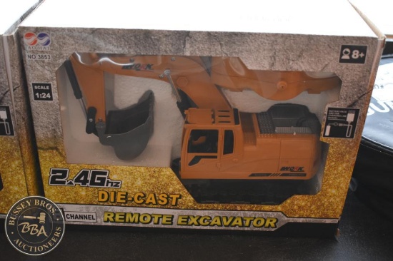 Future Remote Control Excavator Toy, NO. 3853, 1:24 Scale, 2.4 GHz, 6 Channel