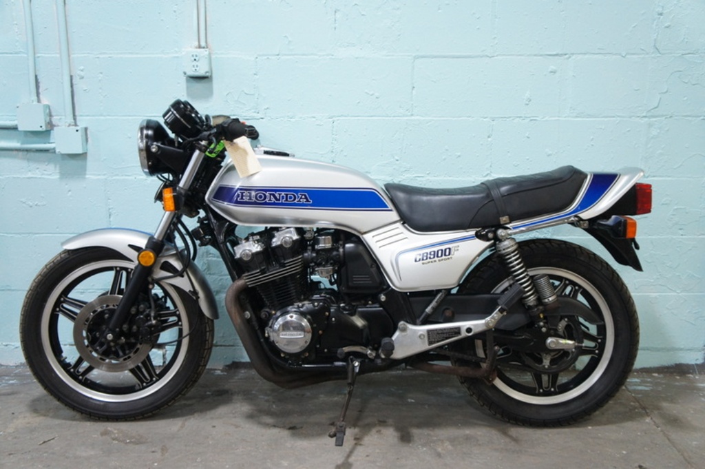 1981 Honda Cb900f Collector Cars Collector Motorcycles Online Auctions Proxibid
