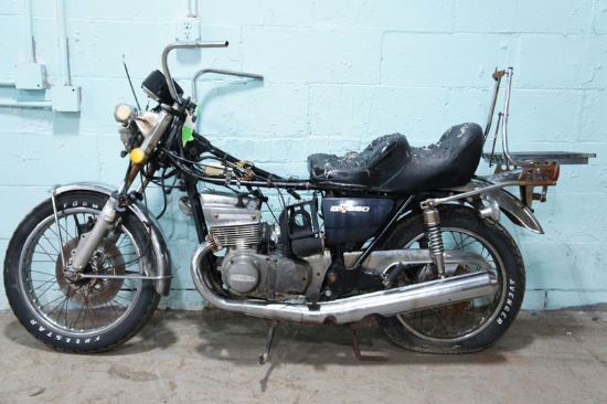 1977 SUZUKI GT550