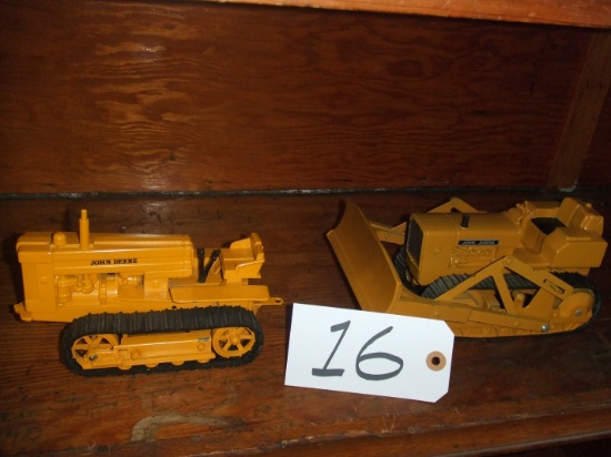 JOHN DEERE CRAWLER - JOHN DEERE CRAWLER WITH BLADE