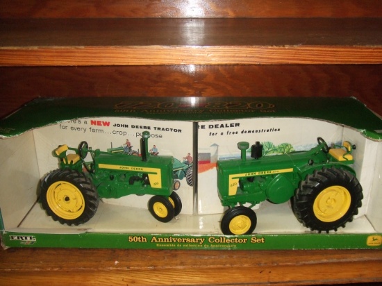 JOHN DEERE 720 & 820 TRACTORS