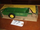 JOHN DEERE SPREADER