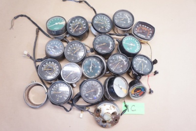 Japanese Gauges: Kawasaki, Honda, Yamaha, Suzuki Speedometer Tachometer Miscellaneous Parts Lot