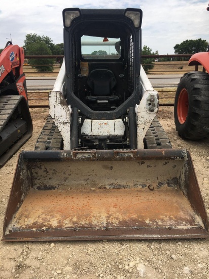 Bobcat T590 -- 2015 year w/ bucket and new tracks ser # ALJO1339