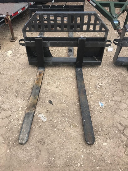 New Cid 48" pallet forks for skid steer