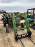John Deere 1520 diesel tractor w / JD 175 loader- hay spike & bucket