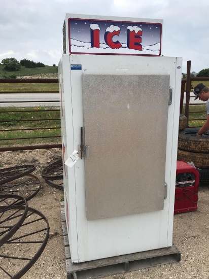 Freezer for ice storage. working when unplugged.