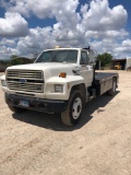 Ford F700 gas 7. Liter automatic transmission 26500 giver flatbed with gooseneck hitch shoes 48XXX