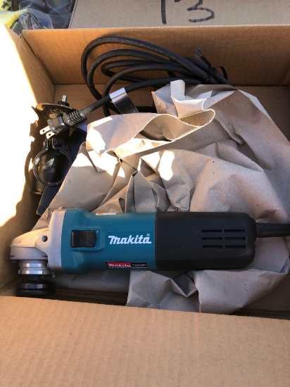 Makita 4 1/2 Angle Grinder - Reconditioned