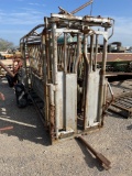 Portable Squeeze Chute with Pap Cage