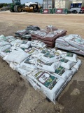 6 Assorted Pallets of Top Soil, Growers Mix and Mulch...