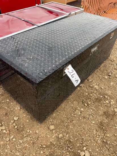 Nice oversized diamond plate aluminum tool box. Less than 30 days use.