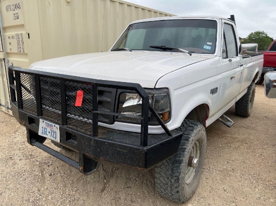 1993 Ford F-350 4WD Truck Gasoline, Auto Transmission 103,XXX Miles VIN 67565 Title, $25 Fee