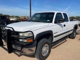 2001 Chevrolet 2500 Extended Cab 4WD SWB Truck with 8100 Vortec Engine Bolt in Gooseneck Hitch and