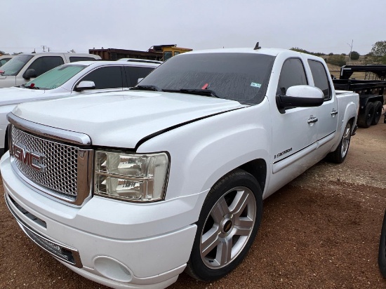 2009 GMC Sierra 1500 Sound System and Tinted Entirely NOTE: TINT IS ILLEGAL 159,XXX Miles clear coat