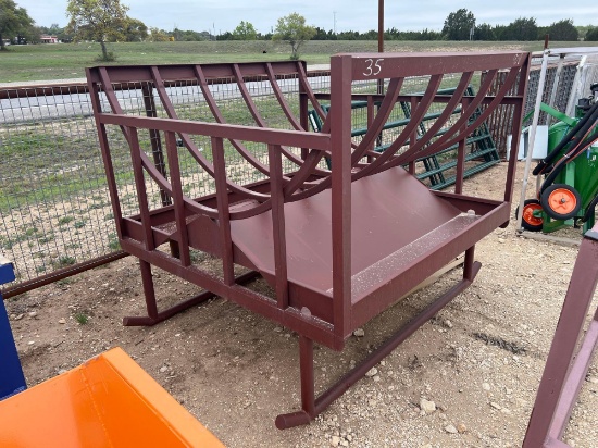 Single Round Bale Feeder with Trough