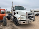 2005 Mack Vision 10 Speed with Fifth Wheel and B&W Goose Neck Hitch Trailer Brake Controller 480,XXX