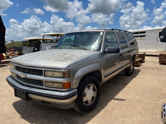 1998 Chevy Suburban 134,XXX Miles VIN 41664 Title, $25 Fee