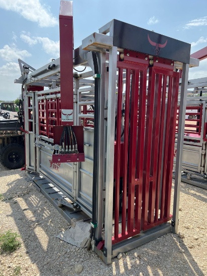 Star Tex Electric Powered Hydraulic Squeeze Chute Unused