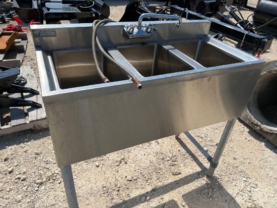 Stainless Steel Sink - 3 Bays