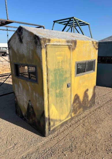 Deer Blind with Tower Stand and Ladder