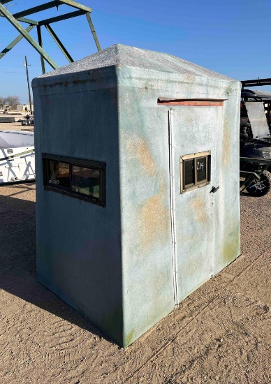 Deer Blind with Tower Stand and Ladder