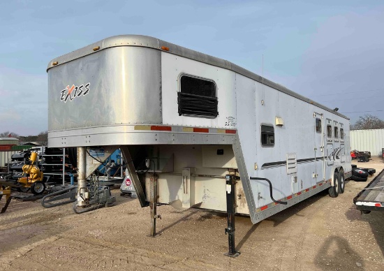2004 Exiss 4 Horse Slant Trailer 14' Living Quarters Rear Tack Onan 4000 Micro Quiet Generator 2 x