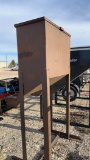 Double Hole Protein Feeder