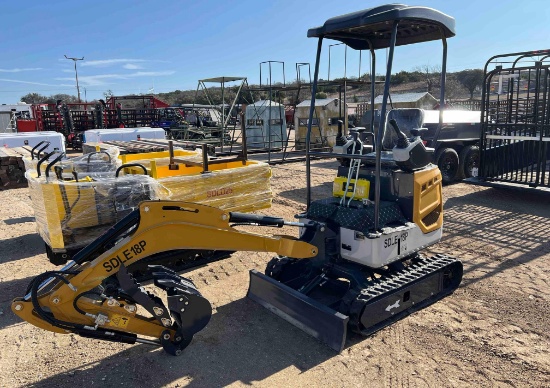 SDLE18P Mini Excavator Pilot Controlled. Hydraulic Thumb. Swivel Boom. Gas Powered