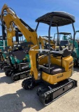 AGT QK20R Mini Excavator Gas Powered - Pilot Control - Hydraulic Thumb