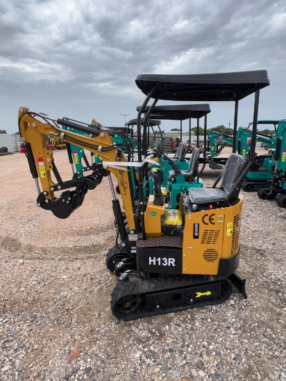 H13R Mini Excavator Gas Powered