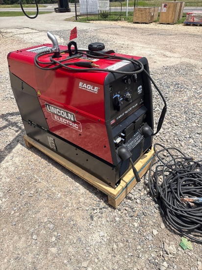 Lincoln Eagle 10,000 Plus Welder Generator with Long Leads Like New Machine with Only 5.4 Hours